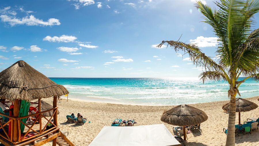 Hilton Cancun Mar Caribe beach and turquoise sea